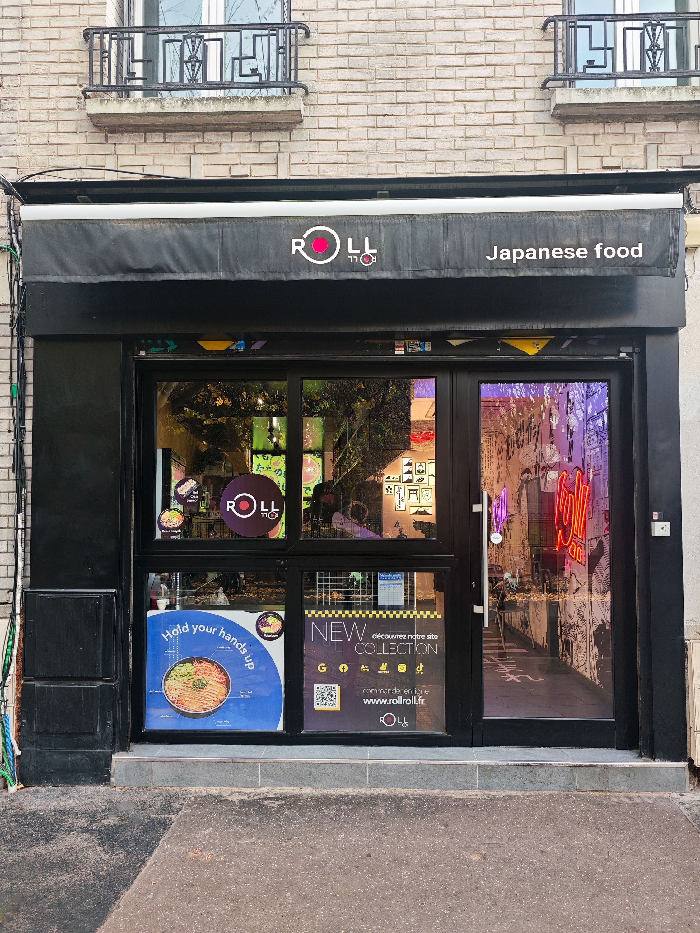 ROLLROLL Montreuil propose une cuisine japonaise avec sushis, makis et California rolls, à emporter ou en livraison.