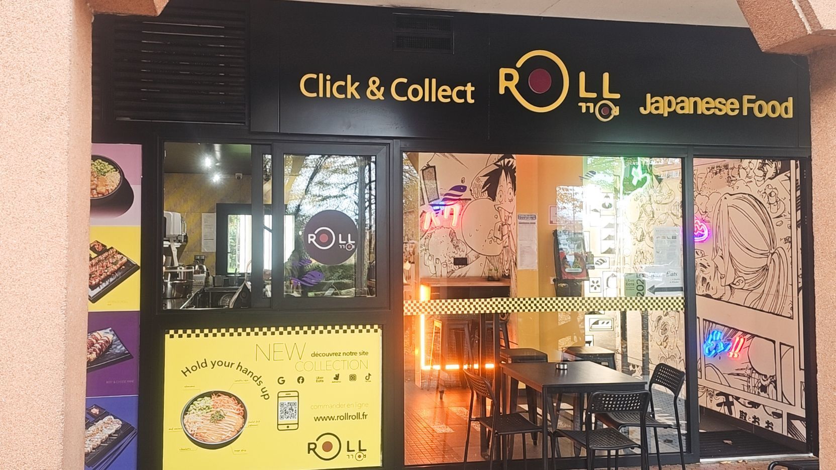 Le restaurant ROLLROLL à Fontenay-Aux-Roses propose des sushis avec options à emporter et livraison à domicile.